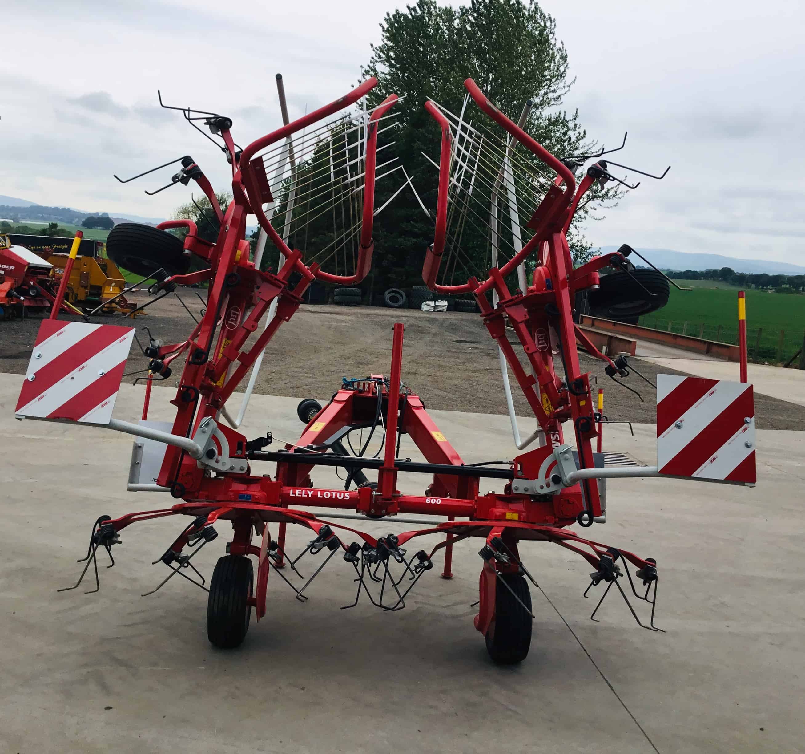 Lely lotus 600 combi hay turner | Barrett Machinery