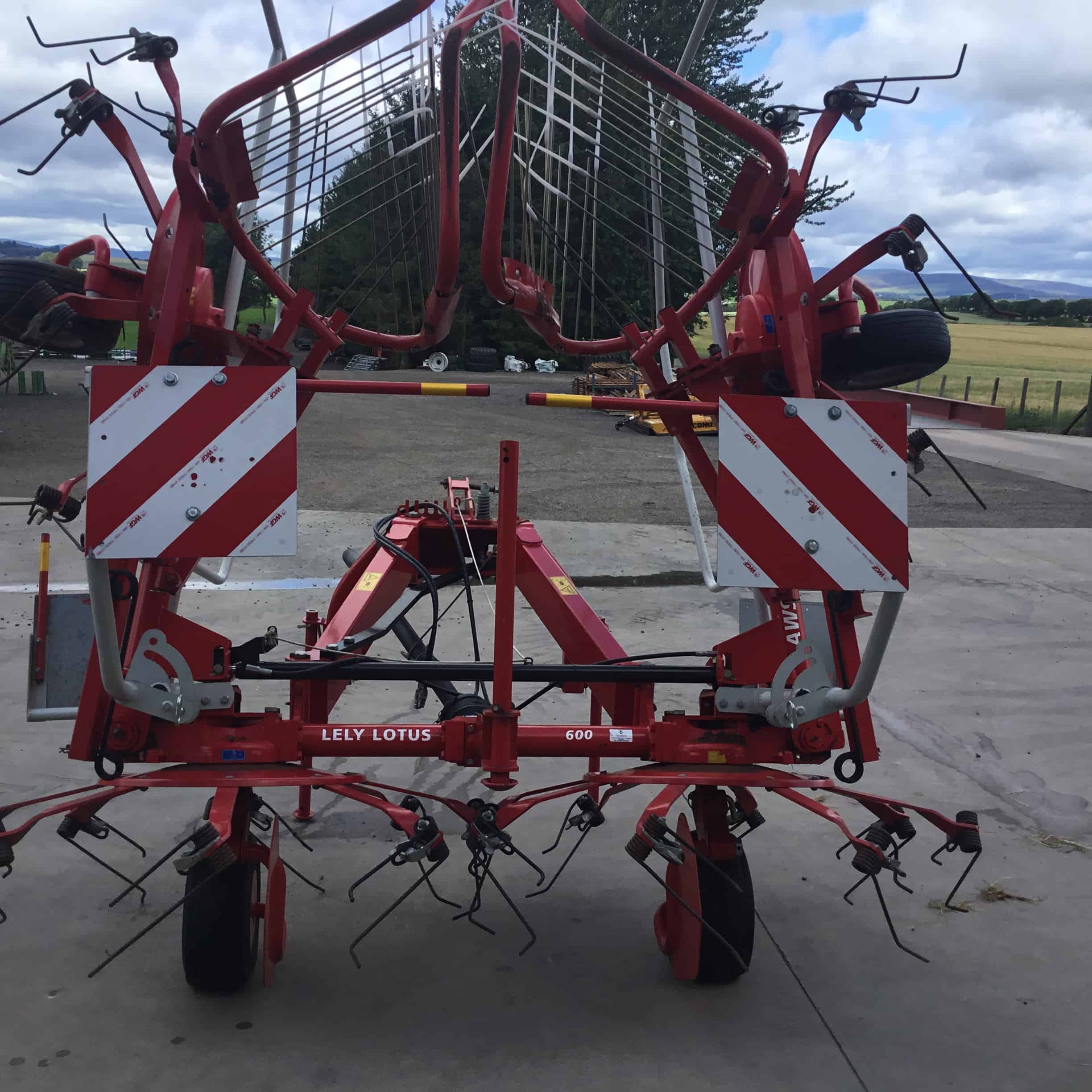 Lely lotus 600 | Barrett Machinery